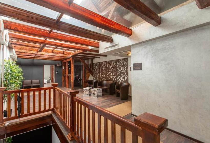 Vendi Grand Square Residence