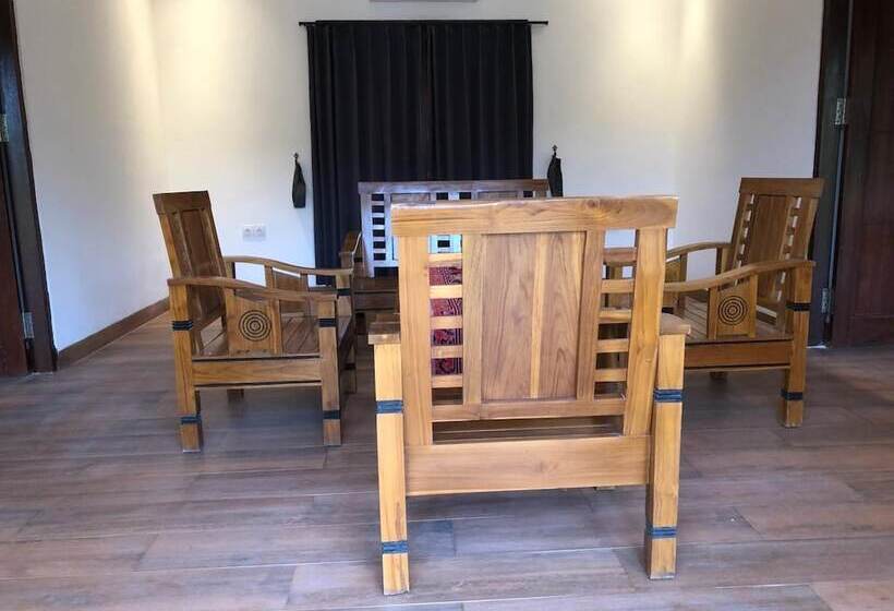 تختخواب و صبحانه The Lavana Tanjung Lima Laboan Bajo Villas