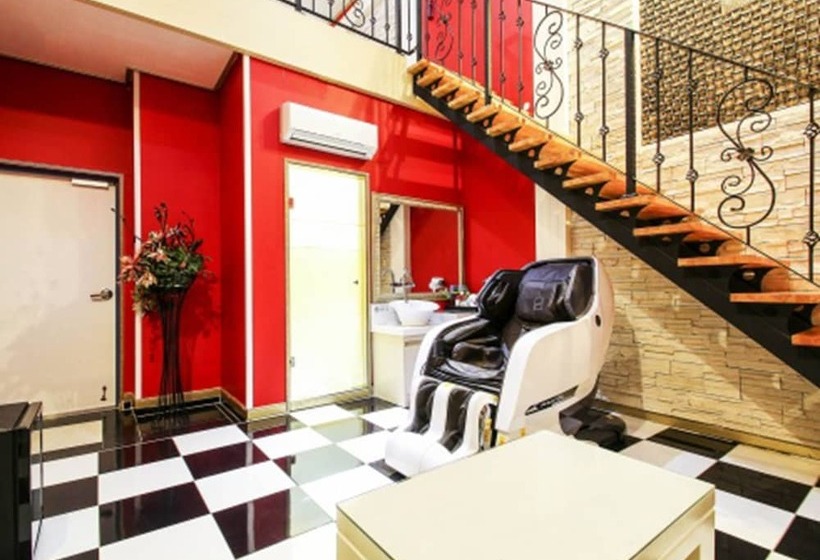 Belita N Goodtime Drivein Motel