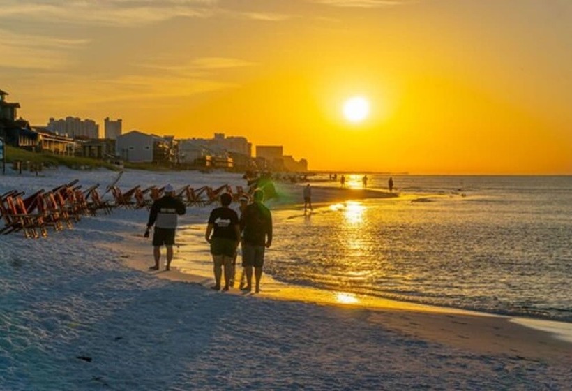 Отель La Quinta Inn & Suites By Wyndham Miramar Beachdestin