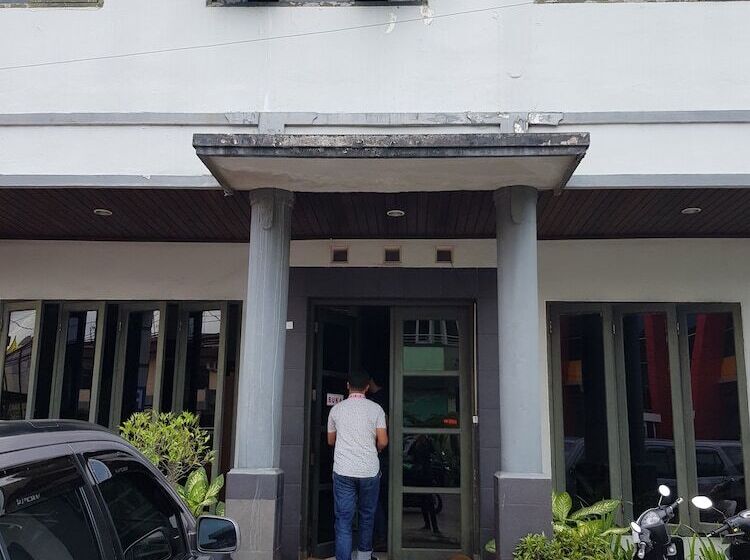 هاستل Mahkota Intan Syariah Balikpapan Redpartner