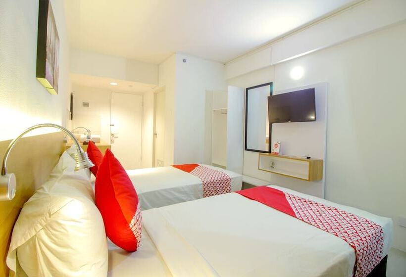 هاستل Oyo Flagship 1260 Sentraland Karawang