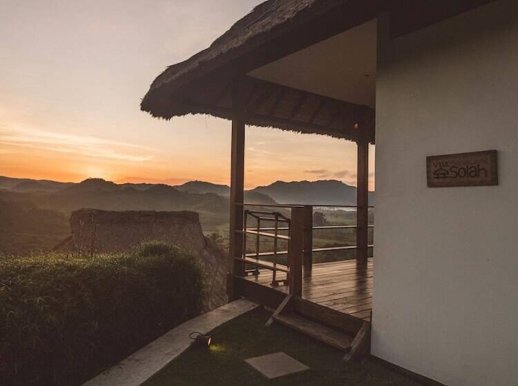 مبيت وإفطار Mawun Raya Resort