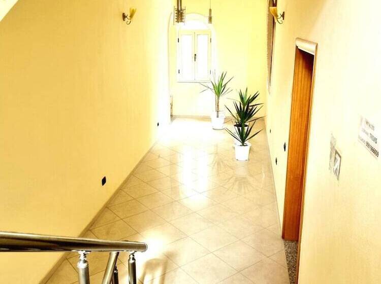 Luckyshine Hostel