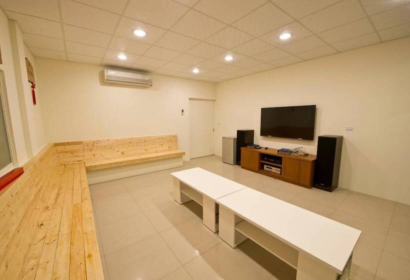 پانسیون Donggang Neptune Hall