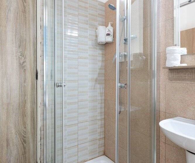 פנסיון Tarona Guesthouse