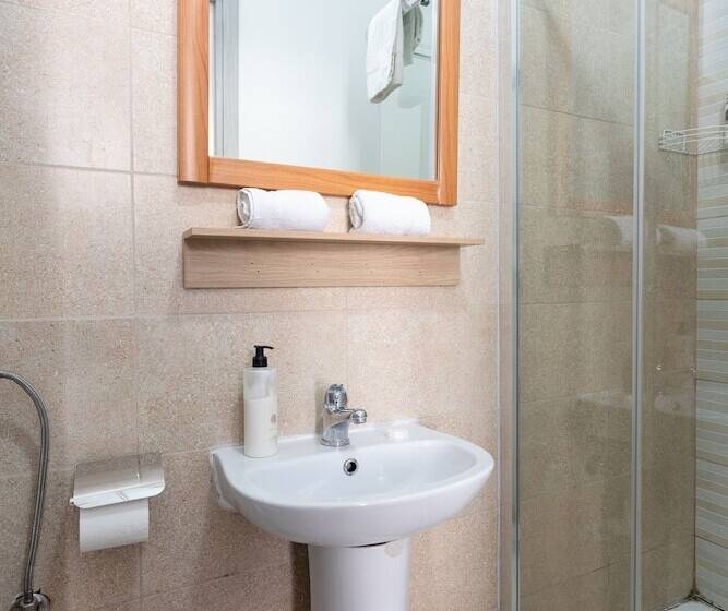 פנסיון Tarona Guesthouse