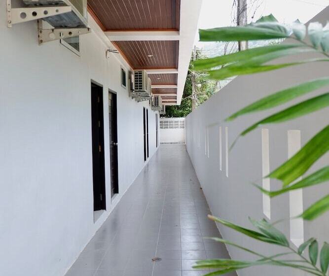 هتل Aiya Resort Kohtao