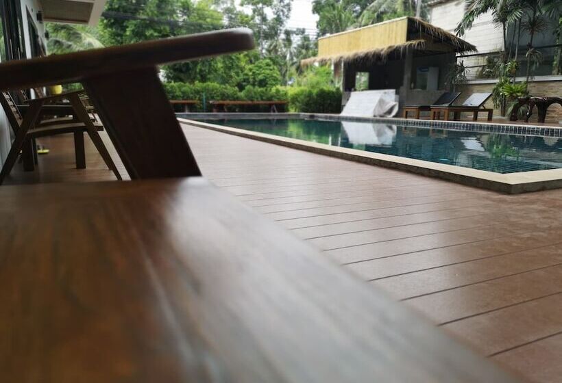 هتل Aiya Resort Kohtao