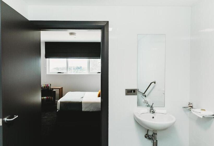 Coniston Hotel Wollongong