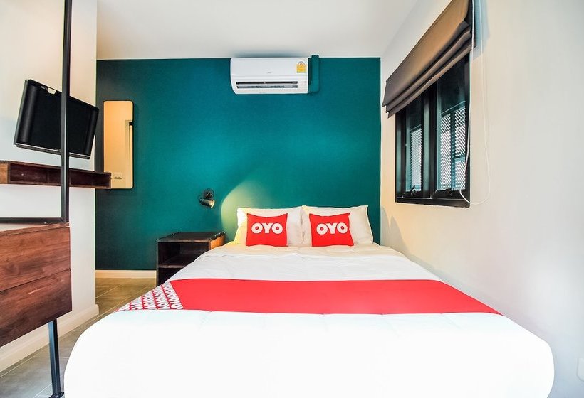 هتل J2n Hostel By Oyo Rooms