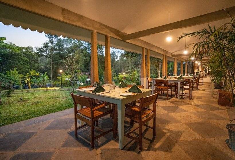 בית מלון כפרי Shambala Yercaud