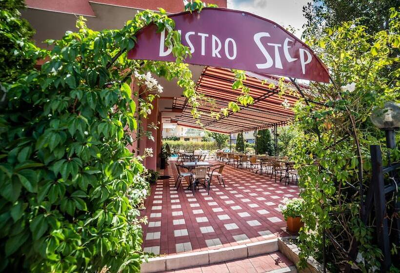 هتل Step