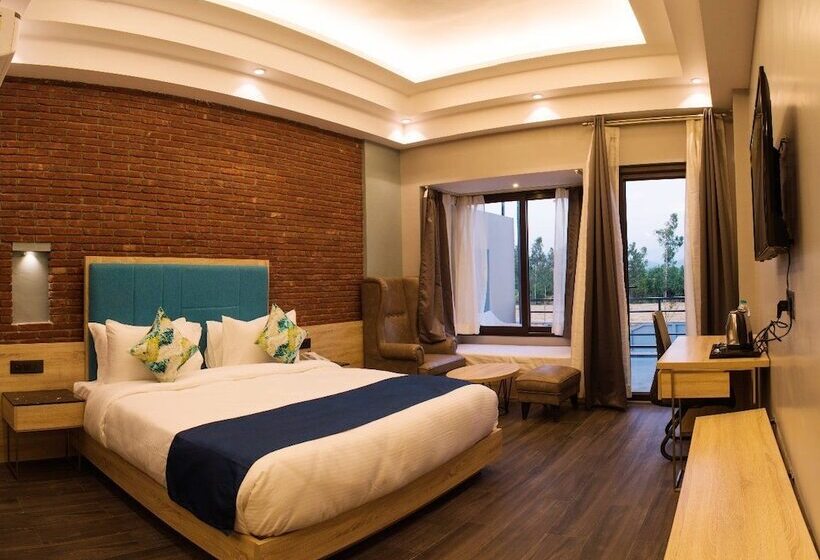 فندق The Forest Vines Resort