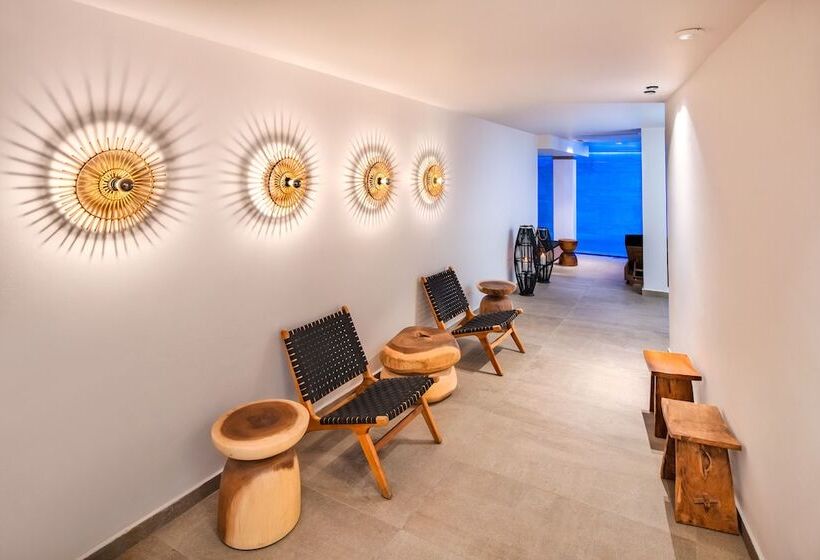 هتل Uma Ray Suites