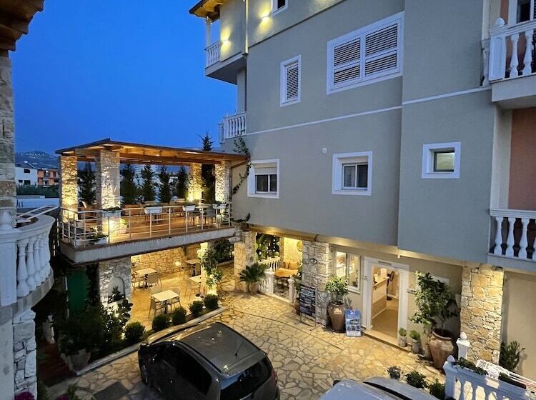 پانسیون Vila Arial