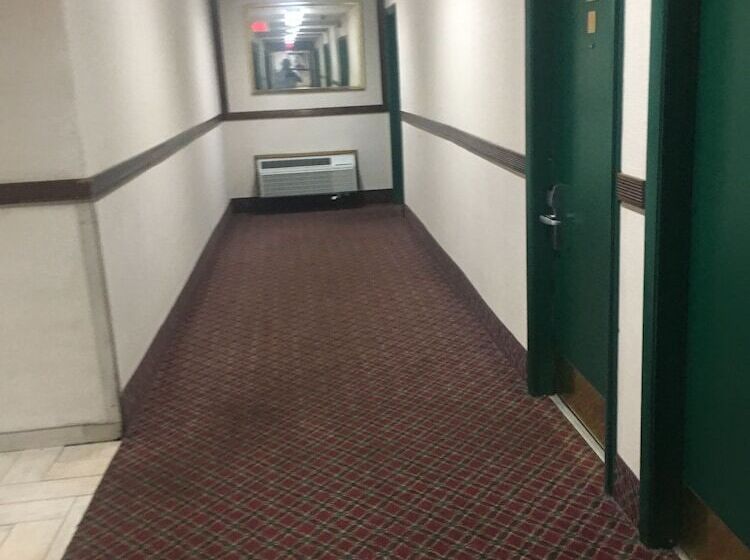 A Victory Hotel   Southfield