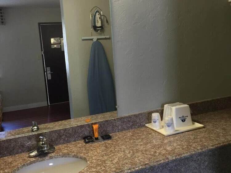 בית מלון כפרי Budget Inn Norman
