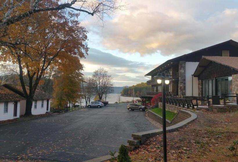 هتل Bayside Resort, Lake George Ny