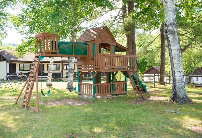 هتل Bayside Resort, Lake George Ny