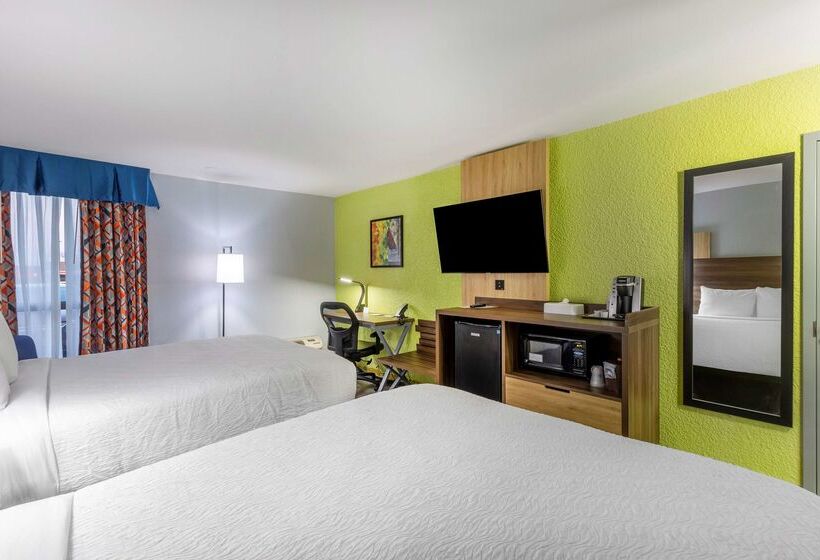 בית מלון כפרי Best Western Plus St. Louis Westwestport