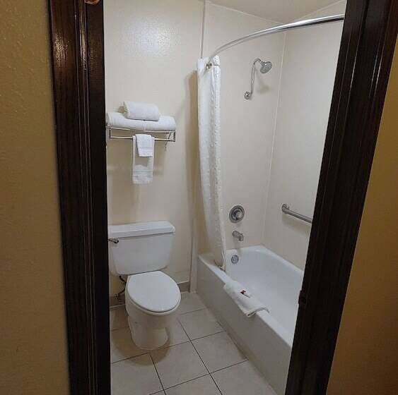 فندق Days Inn By Wyndham Pocatello University Area