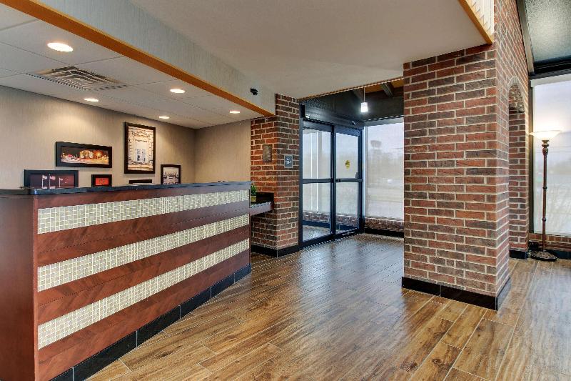 ホテル Drury Inn & Suites Poplar Bluff