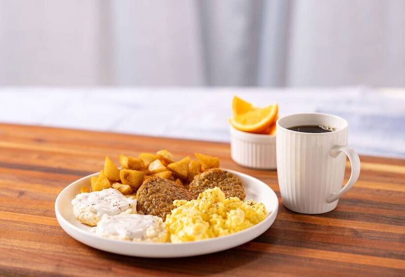 בית מלון כפרי Troy Inn & Suites