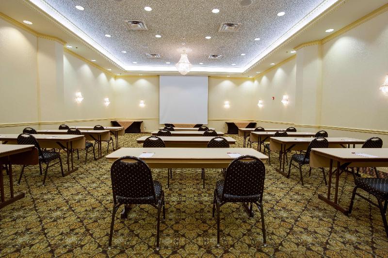 בית מלון כפרי Pear Tree Inn St Louis Convention Center