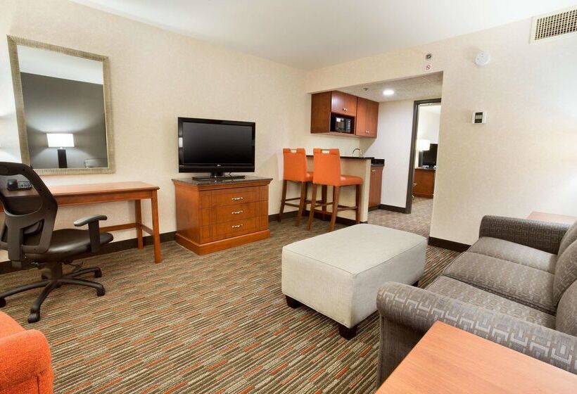 هتل Drury Inn & Suites St. Louis Creve Coeur