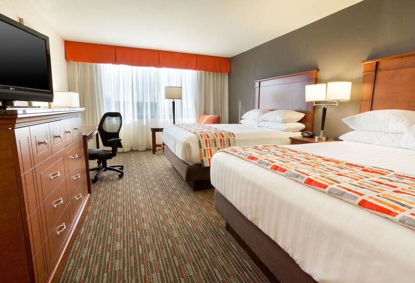 هتل Drury Inn & Suites St. Louis Creve Coeur
