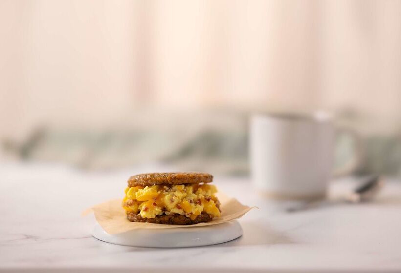 هتل Drury Inn & Suites St. Louis Creve Coeur