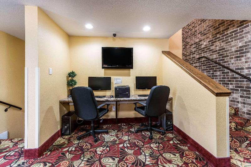 هتل Econo Lodge Mayo Clinic Area