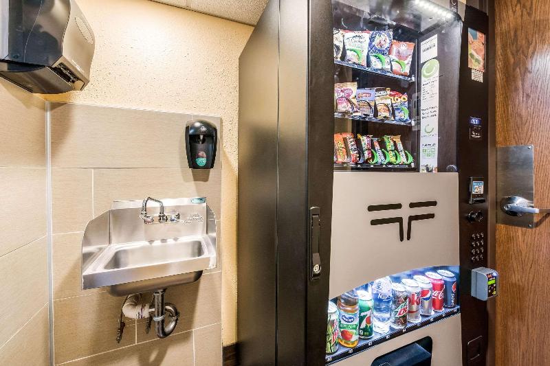 هتل Econo Lodge Mayo Clinic Area