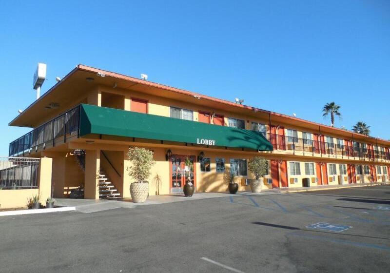 فندق Avenida   Oceanside Camp Pendleton