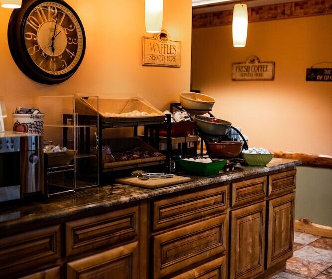 هتل Gateway Inn And Suites