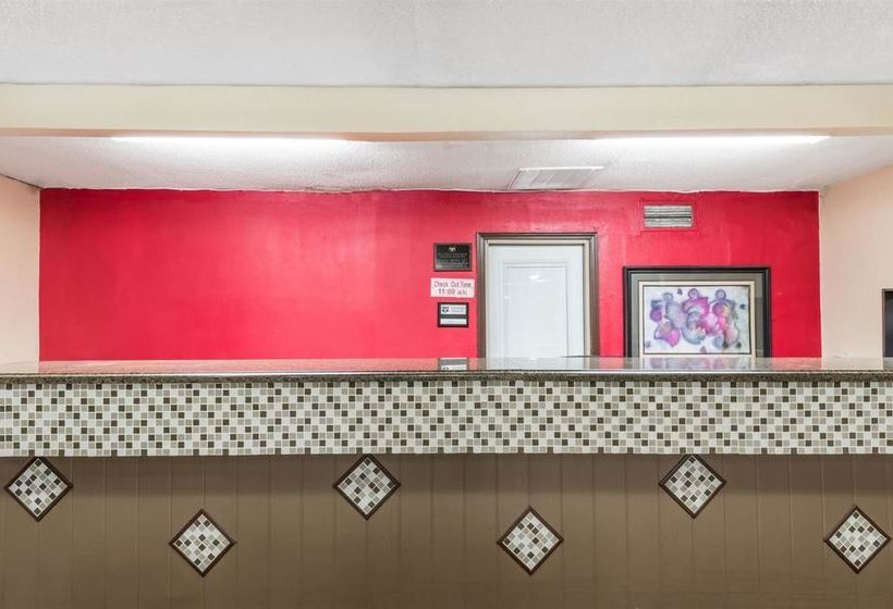 בית מלון כפרי Knights Inn Lake Charles