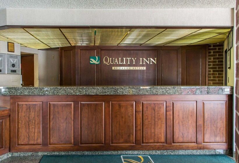 هتل Quality Inn Schaumburg  Chicago Near The Mall