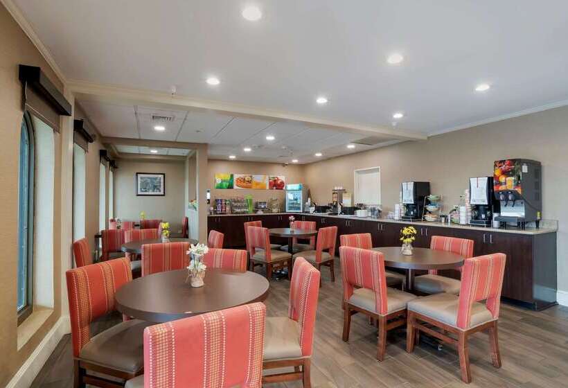 هتل Quality Inn & Suites Ocean City Fenwick