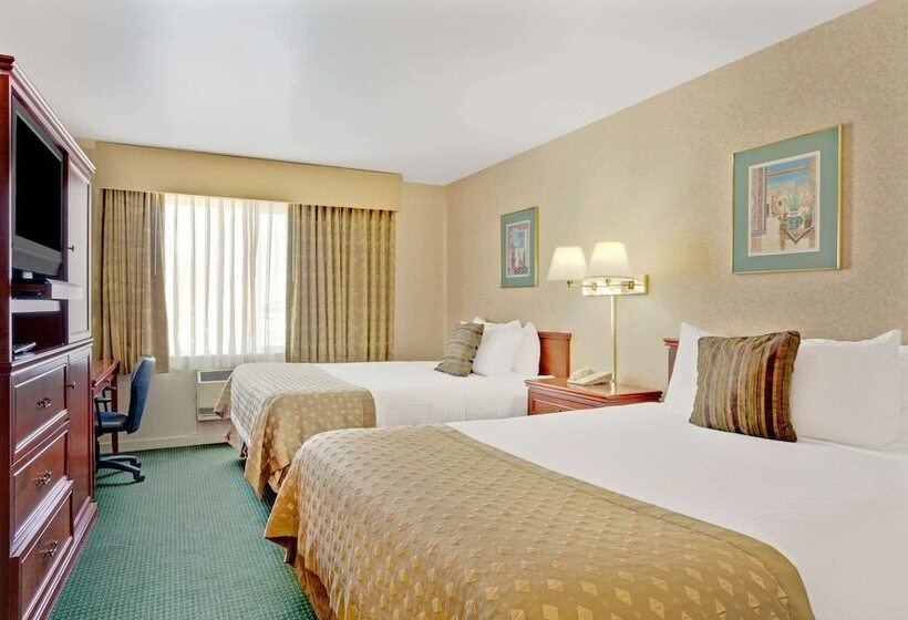 فندق Ramada By Wyndham Draper