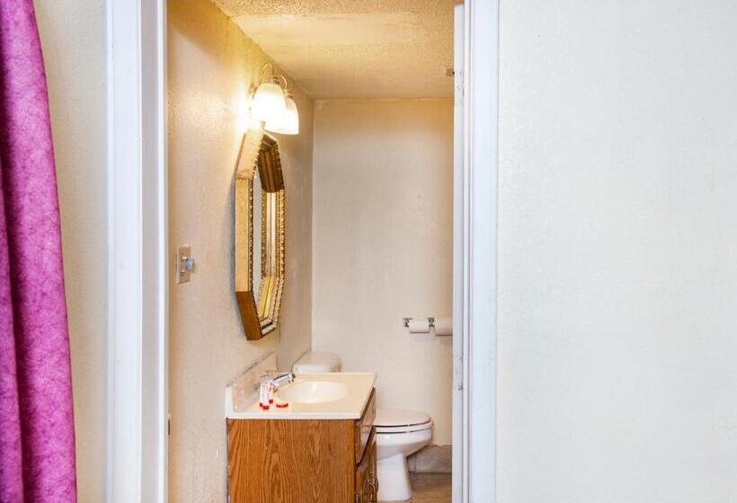 酒店 Rest Inn   Extended Stay, I 40 Airport, Wedding & Event Center