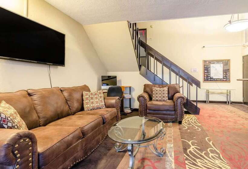 فندق Rodeway Inn Mitchell