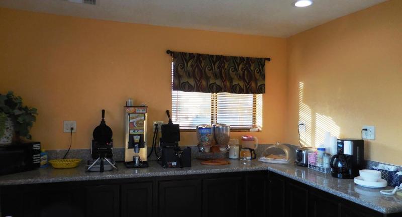 מוטל Best Economy Inn & Suites