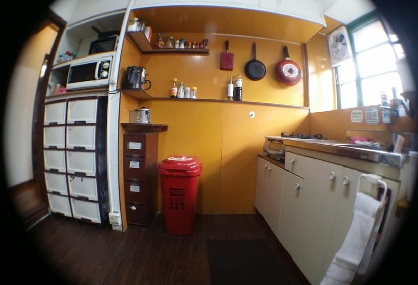 فندق صغير Guesthouse Base Okinawa