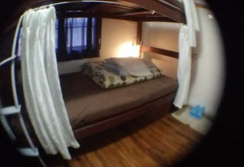 فندق صغير Guesthouse Base Okinawa