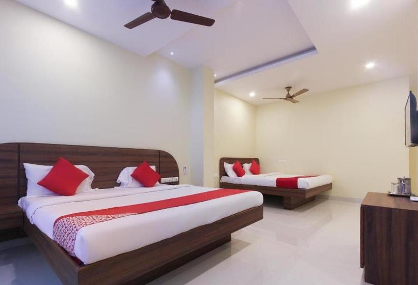 호텔 Oyo 63300  Rasi Residency