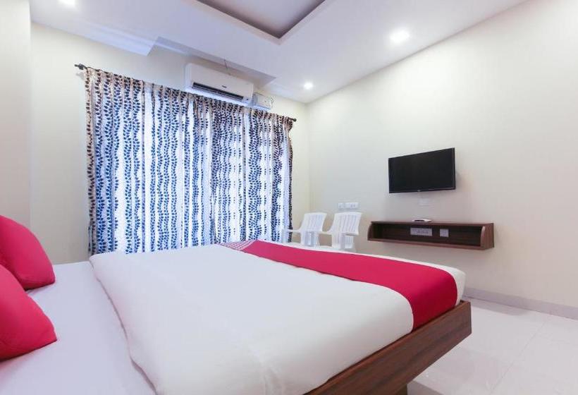 호텔 Oyo 63300  Rasi Residency