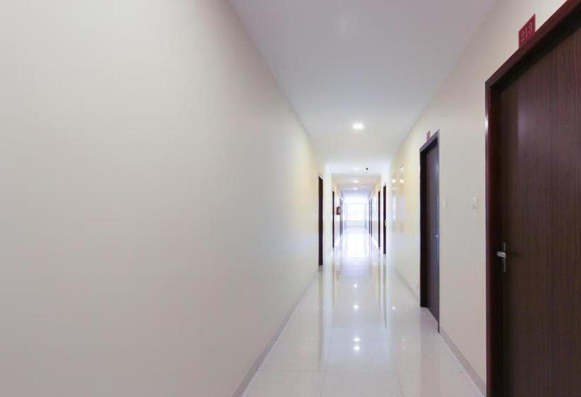 호텔 Oyo 63300  Rasi Residency