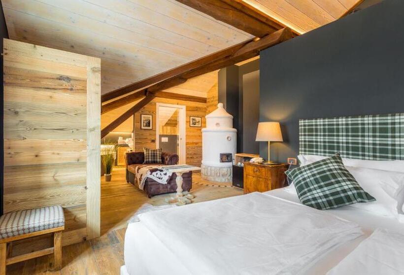 مبيت وإفطار John Luxury Suites