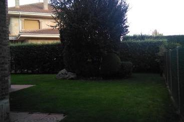 هتل Hostal Azúa